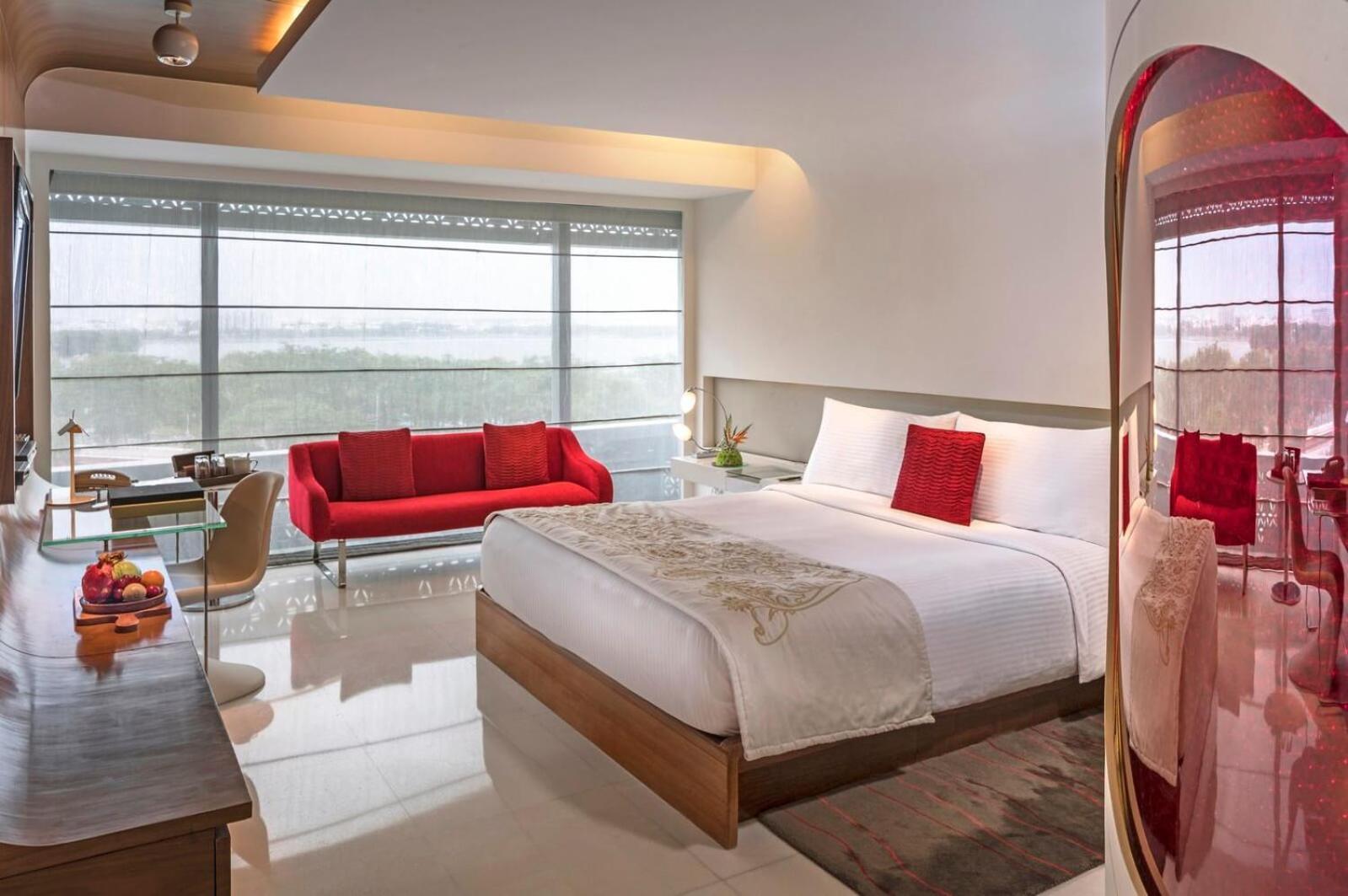 The Bellwood Suites Near Igi Airport Yeni Delhi Dış mekan fotoğraf