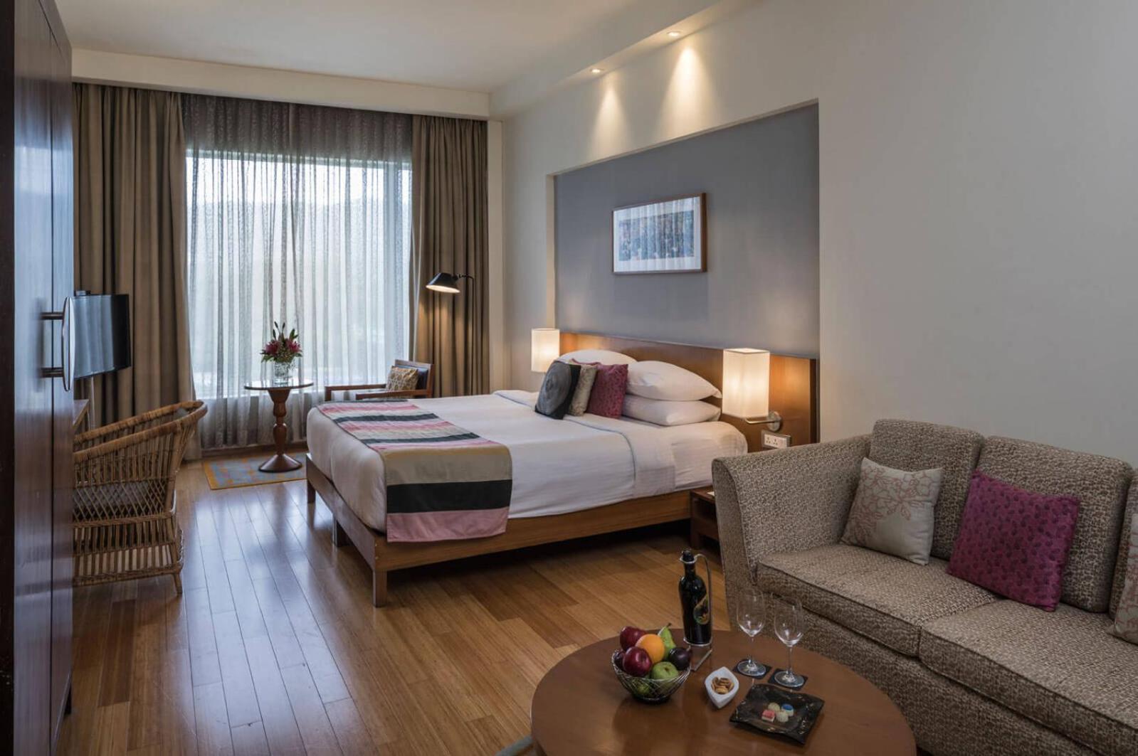 The Bellwood Suites Near Igi Airport Yeni Delhi Dış mekan fotoğraf
